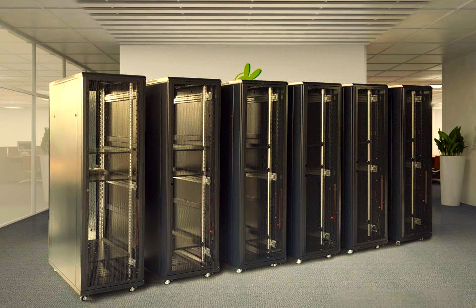 網(wǎng)絡(luò)機(jī)柜的多重角色 從設(shè)備管理的基石到安全保障的衛(wèi)士